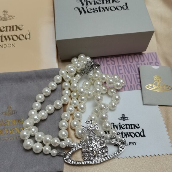 Vivienne Westwood Three Row Pearl Bas Relief Choker - Picture 13 of 14